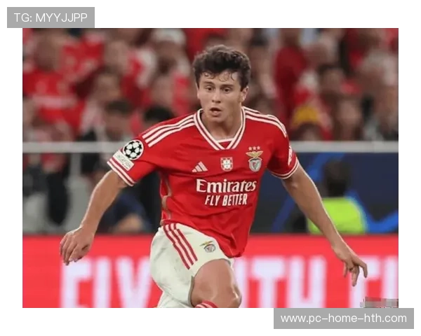 本菲卡若昂内维斯边路送出精准传中，助力球队破门