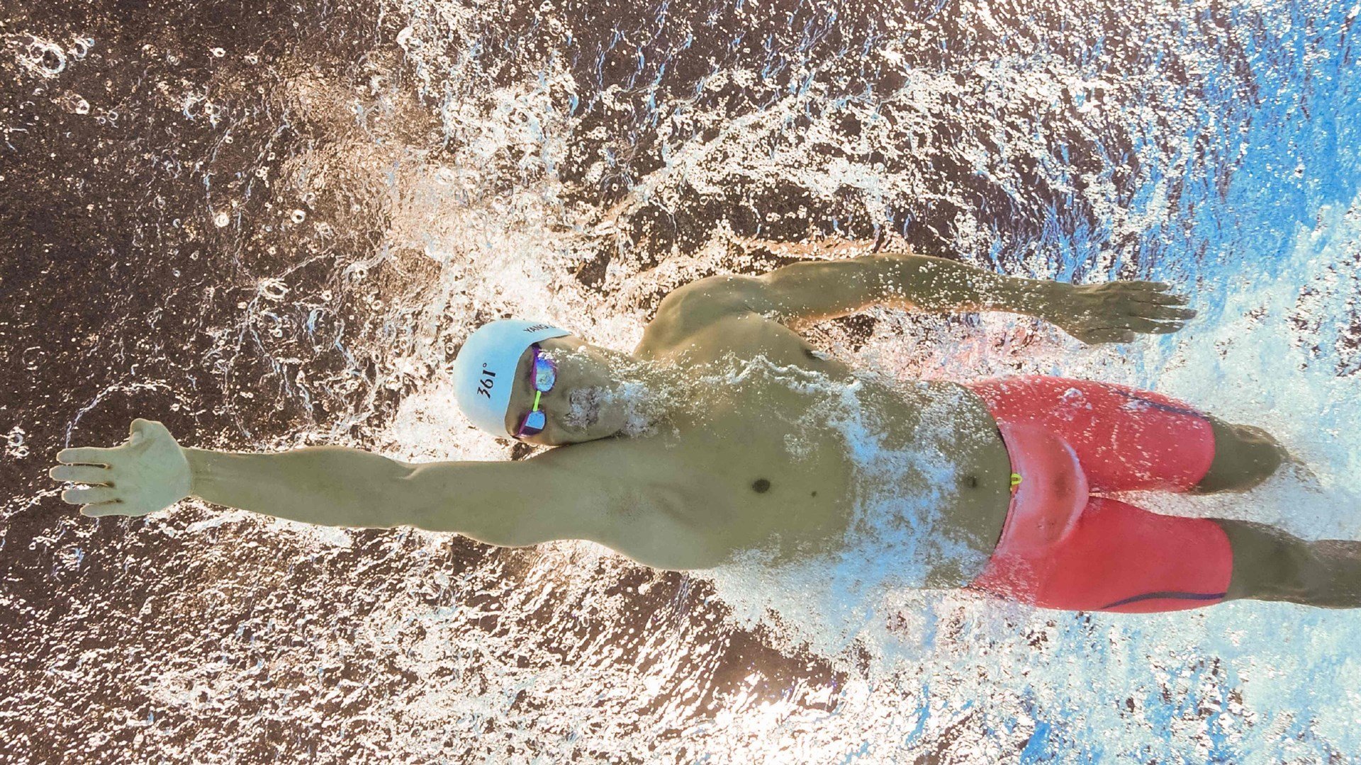 三代同堂太极展示赛 老中青同练一套拳